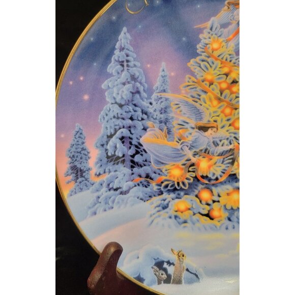 Vintage Avon Porcelain Collector's Plate "Angel Lights" - Picture 3 of 10